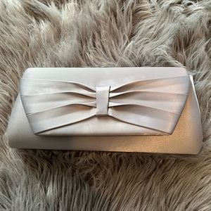 Silver clutch